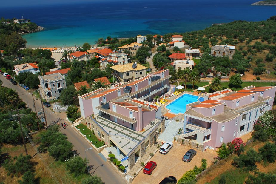 Aiolos apartments and studios Stoupa