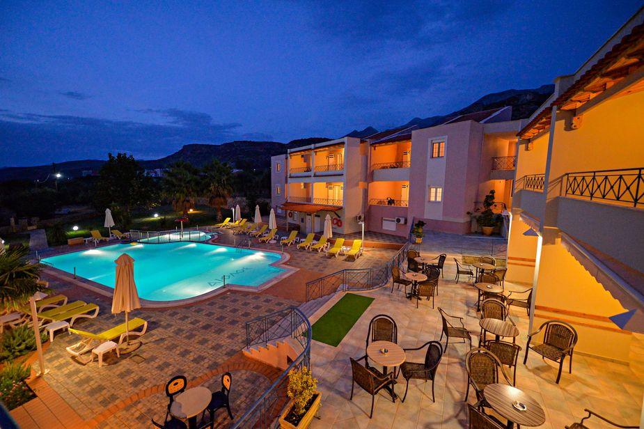 Aiolos apartments and studios Stoupa