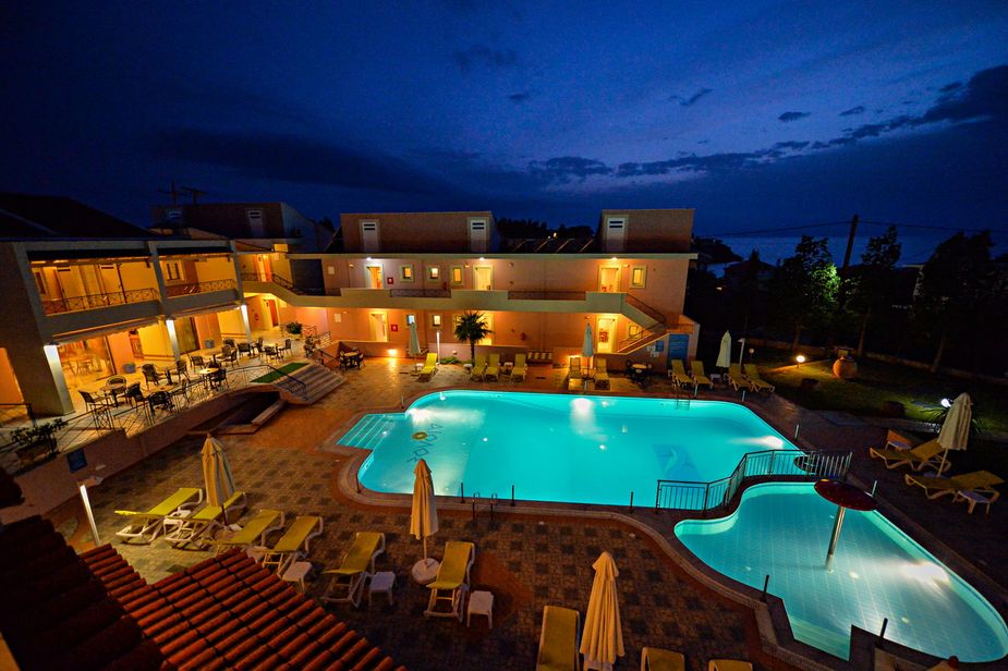 Aiolos apartments and studios Stoupa