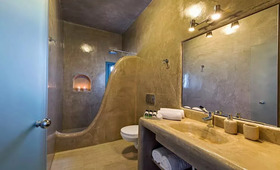 Alizea Villas & Suites