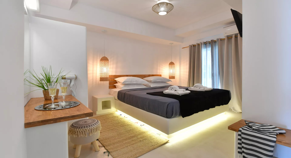 Ammos Luxury Rooms