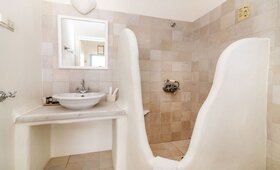 Anthea hotel