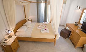 Antinea Suites & Spa Hotel