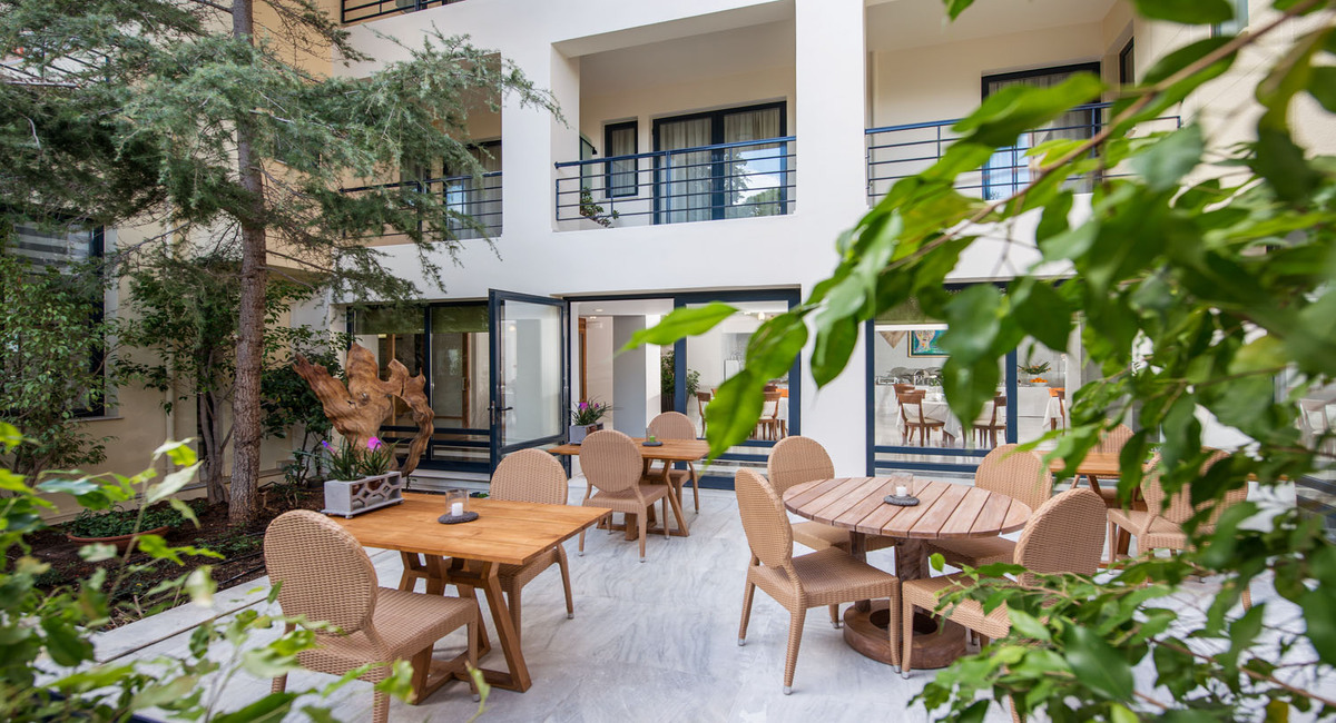 Avra Hotel
