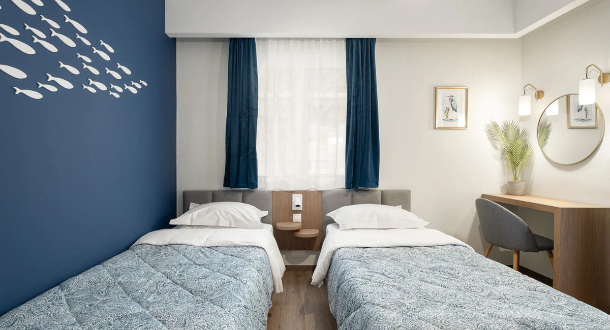 Captains Seafront Apartments