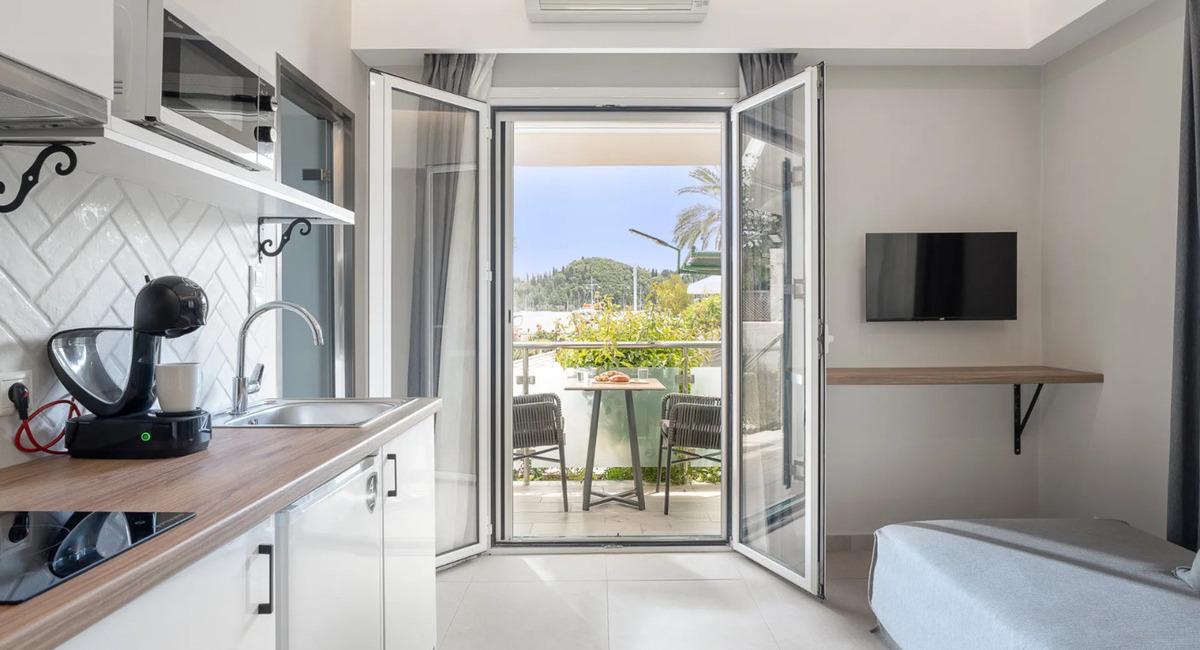Captains Seafront Apartments