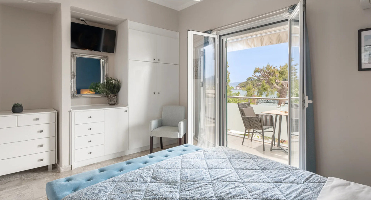 Captains Seafront Apartments
