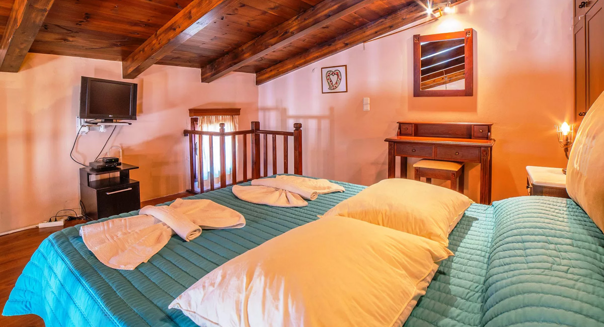 Idili houses Panormos