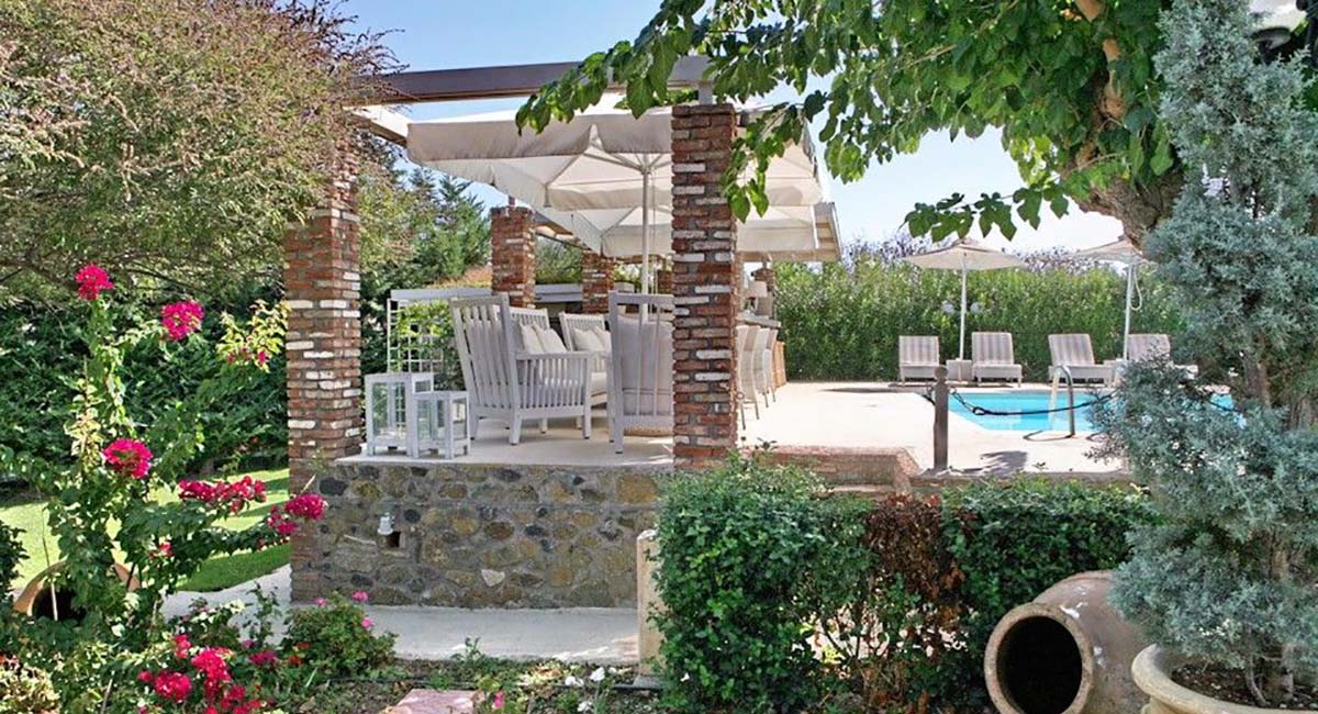 Ikies Lesvos Mytilene