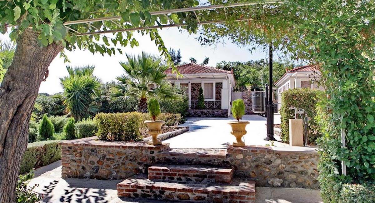 Ikies Lesvos Mytilene