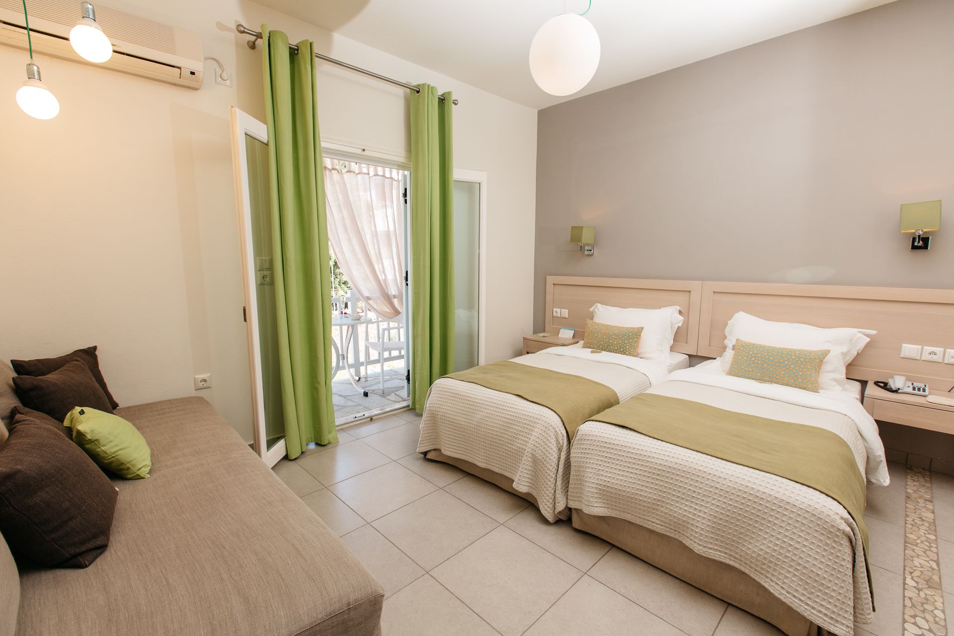 oikon hotels