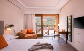 Kernos Beach Hotel