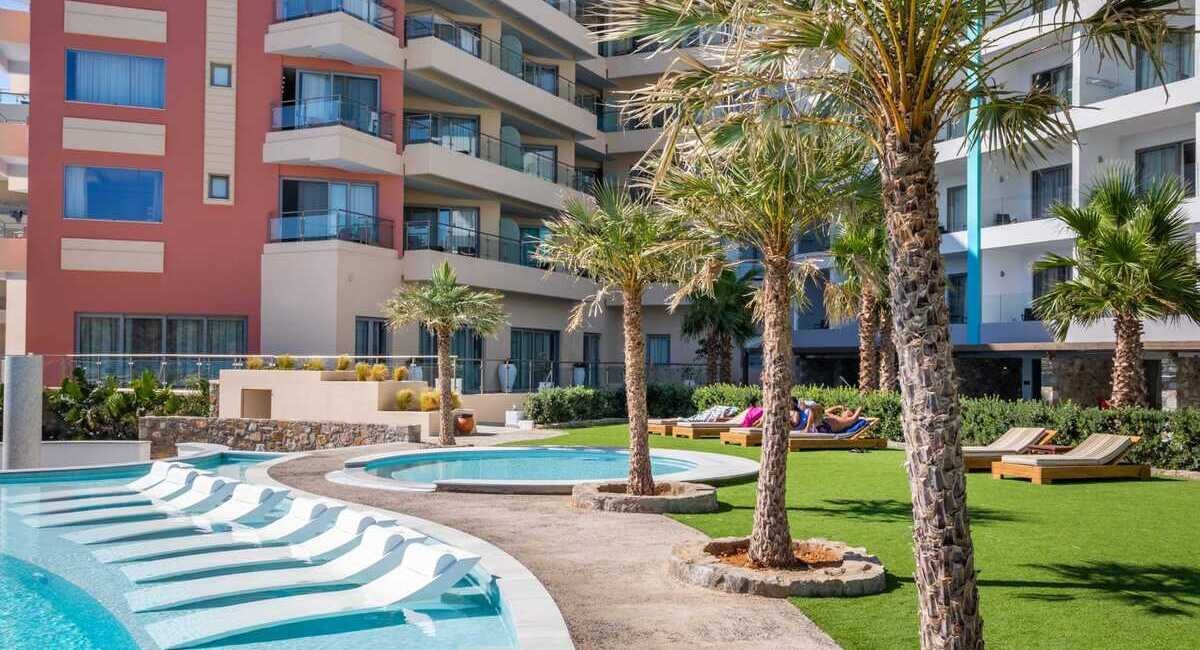 Konstantinos Palace