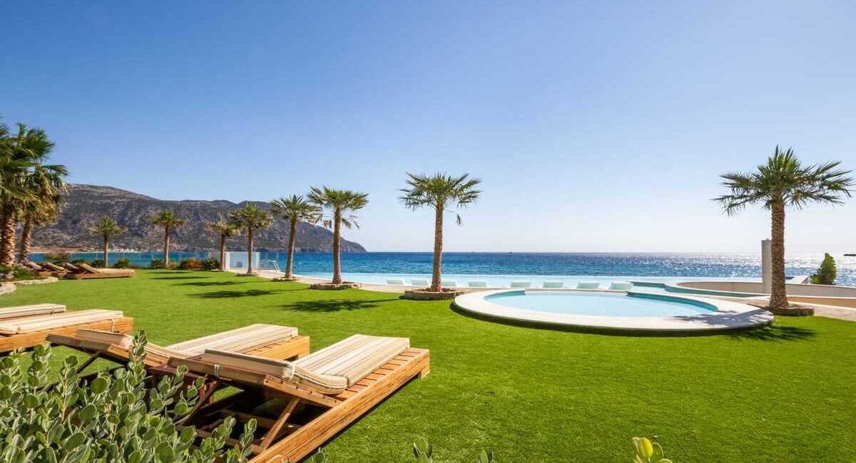 Konstantinos Palace