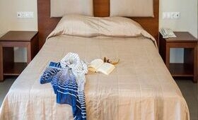 Kymi Palace (incl. auto)