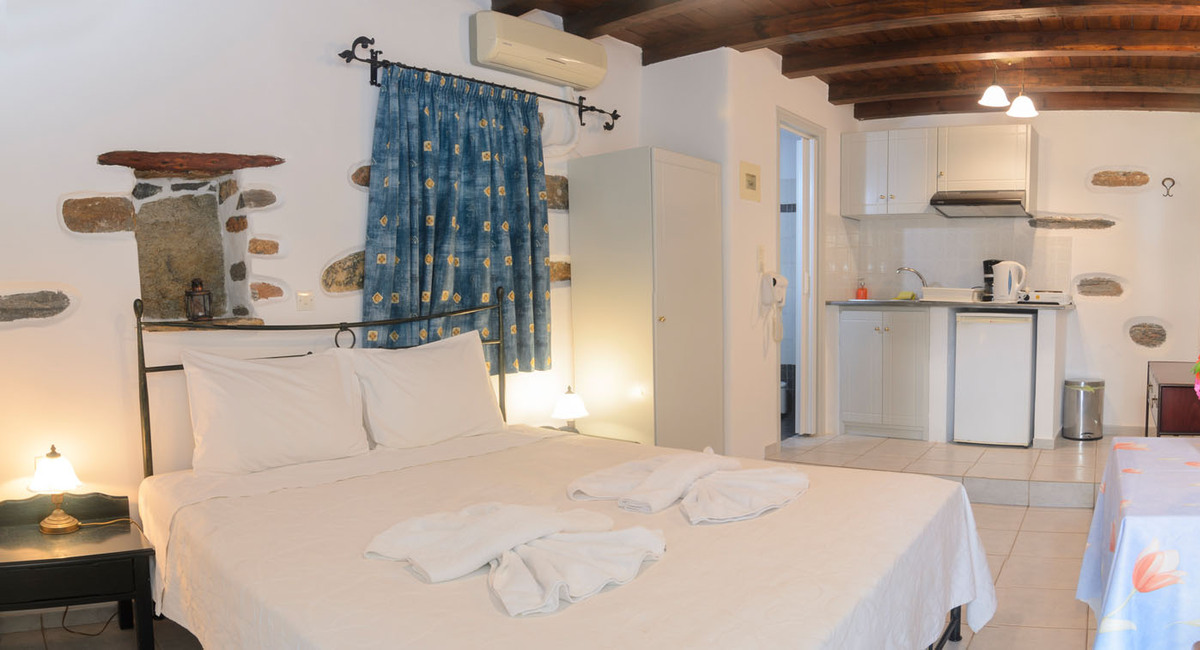 Levrossos beach apartments