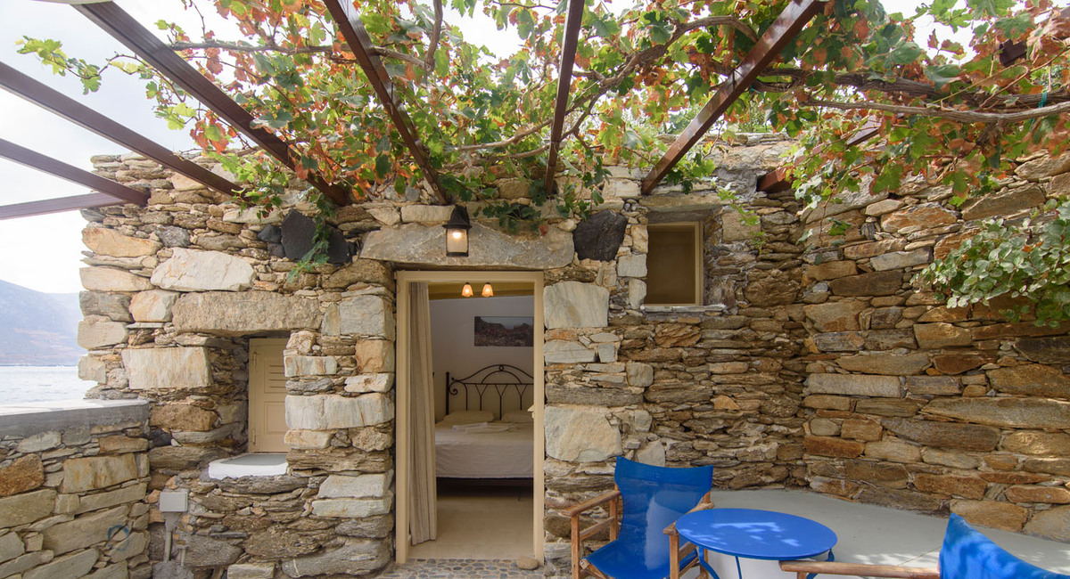 Levrossos beach apartments