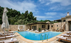 Nefeli Villas & Suites (incl. auto)