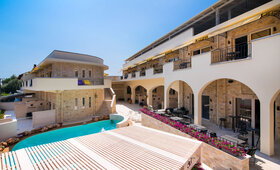 Neikos Mediterraneo Luxury Suites