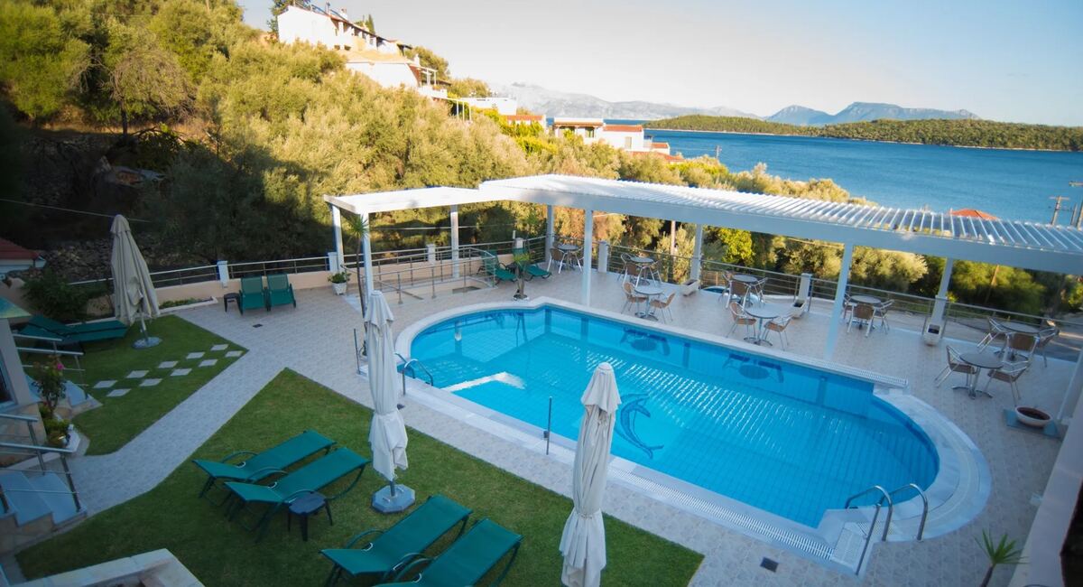 Oasis Hotel Perigiali