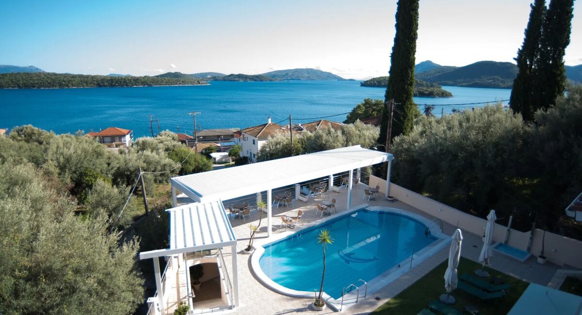 Oasis Hotel Perigiali