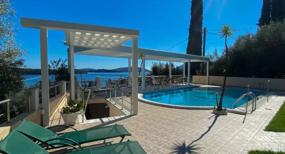 Oasis Hotel Perigiali