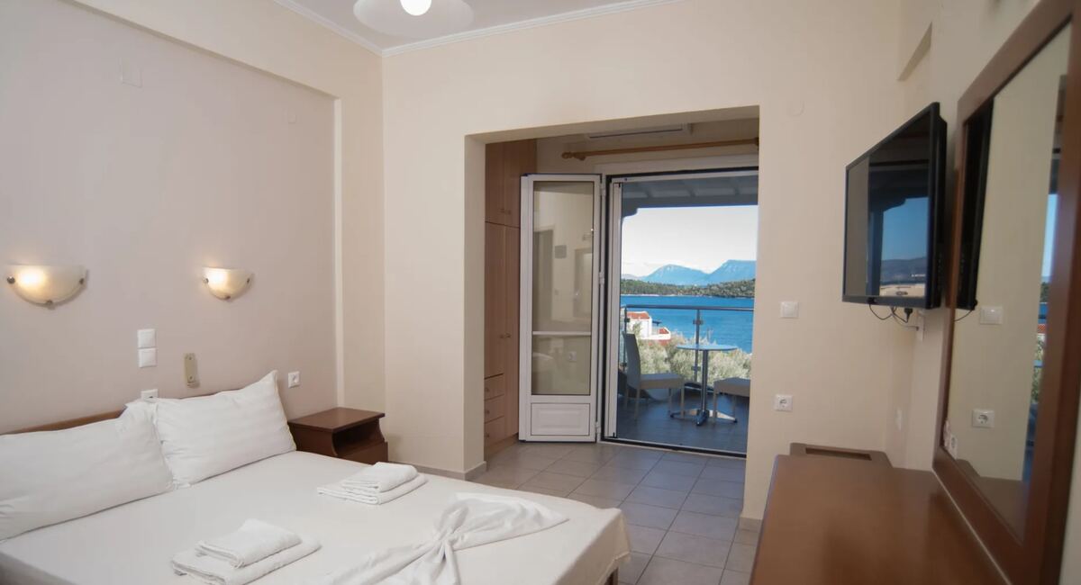 Oasis Hotel Perigiali