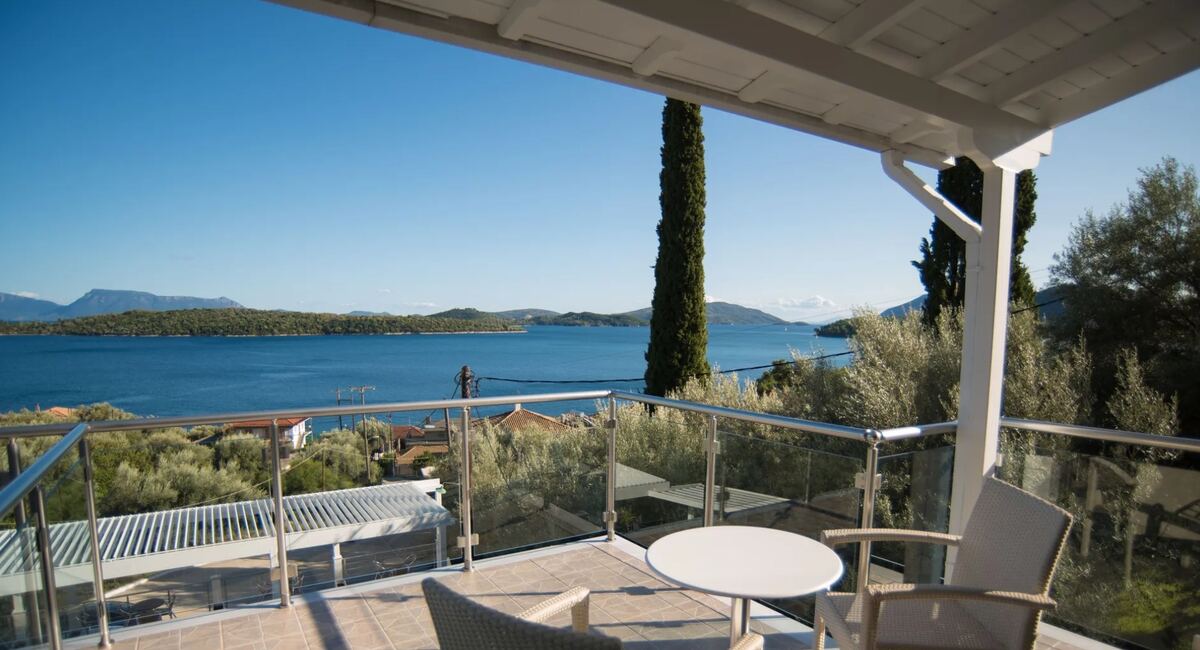 Oasis Hotel Perigiali