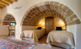 Ritsos Guesthouse Monemvasia (incl. auto)