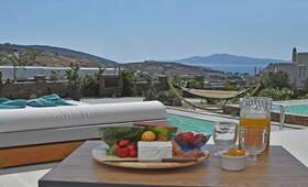 Tinos Blend Suites